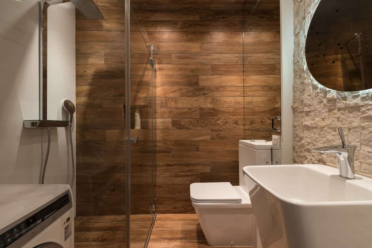 Top 10 Essential Traditional Bathroom Styles