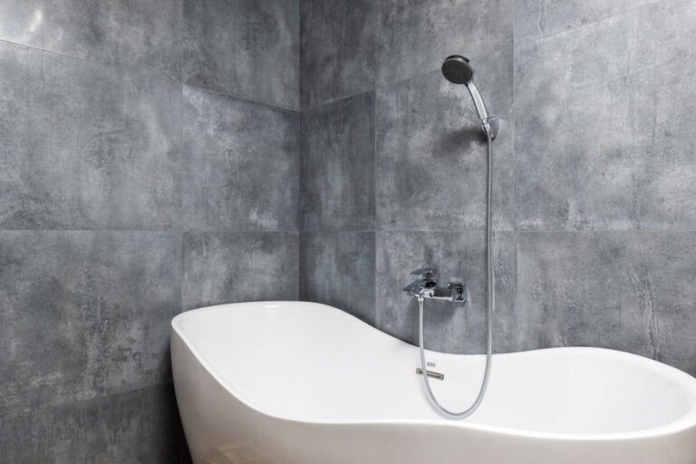 17 free essential features for an accessible bathroom remodel